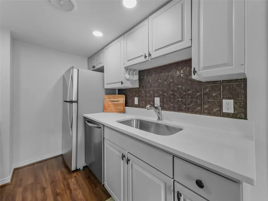 15922 Club Crest Drive Dallas TX 75248