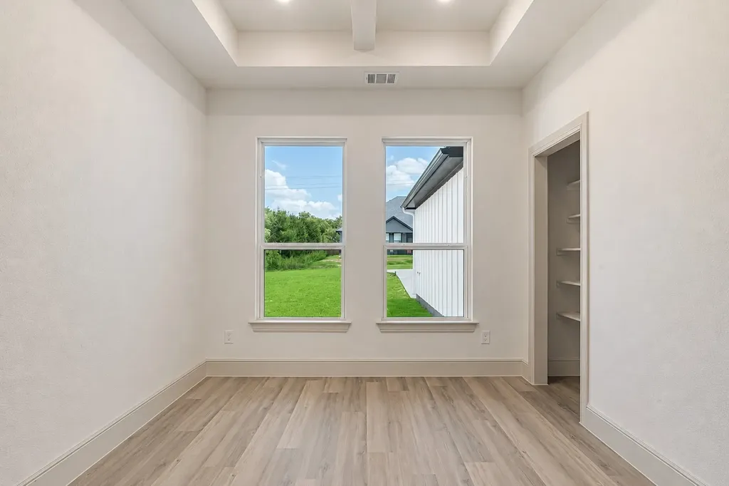5712 Stonegate Circle Granbury TX 76048