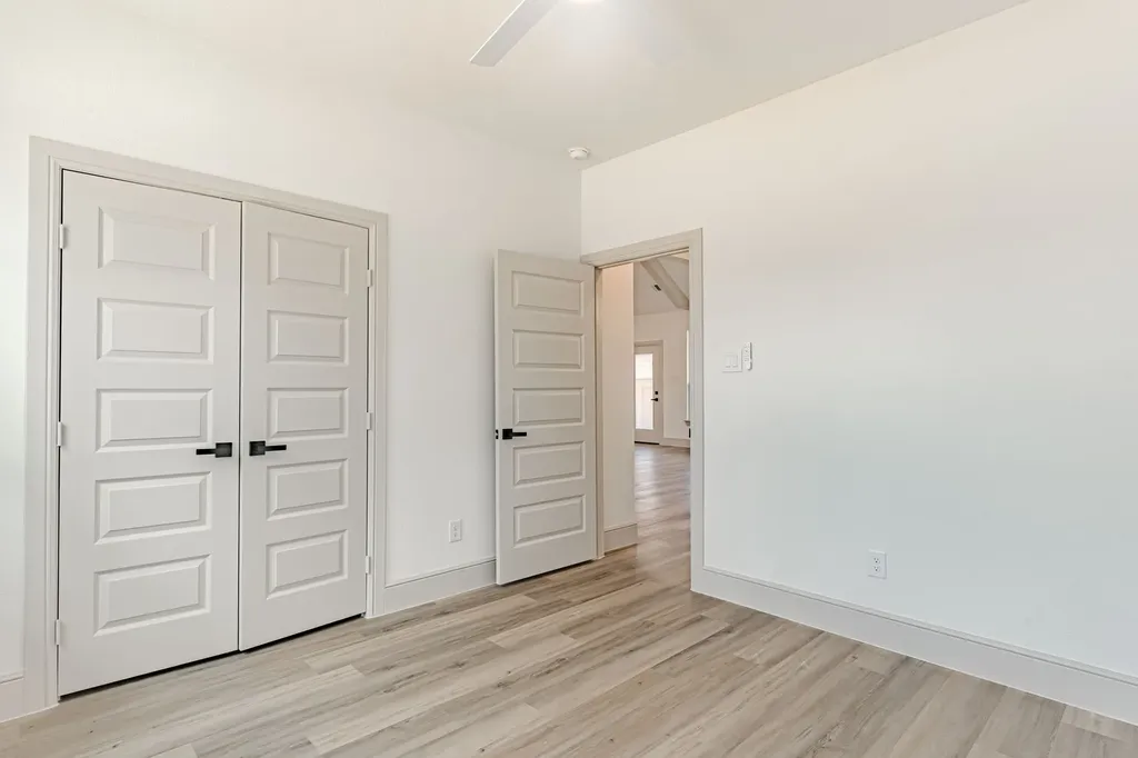 5712 Stonegate Circle Granbury TX 76048