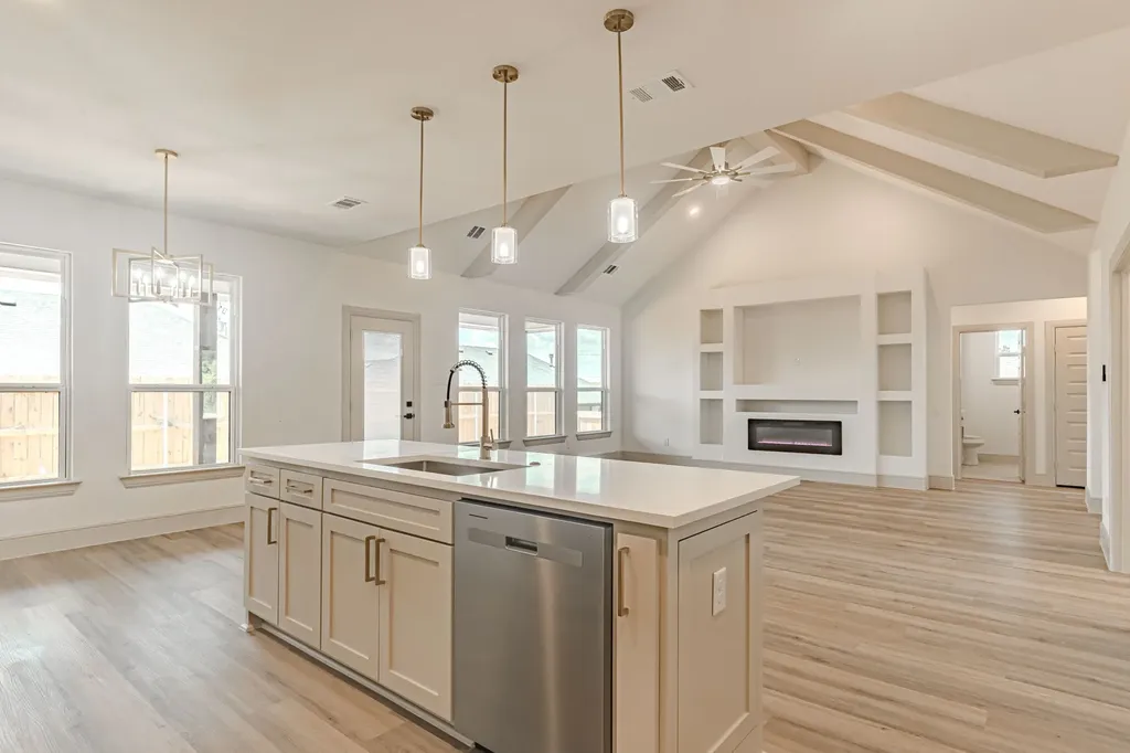 5712 Stonegate Circle Granbury TX 76048