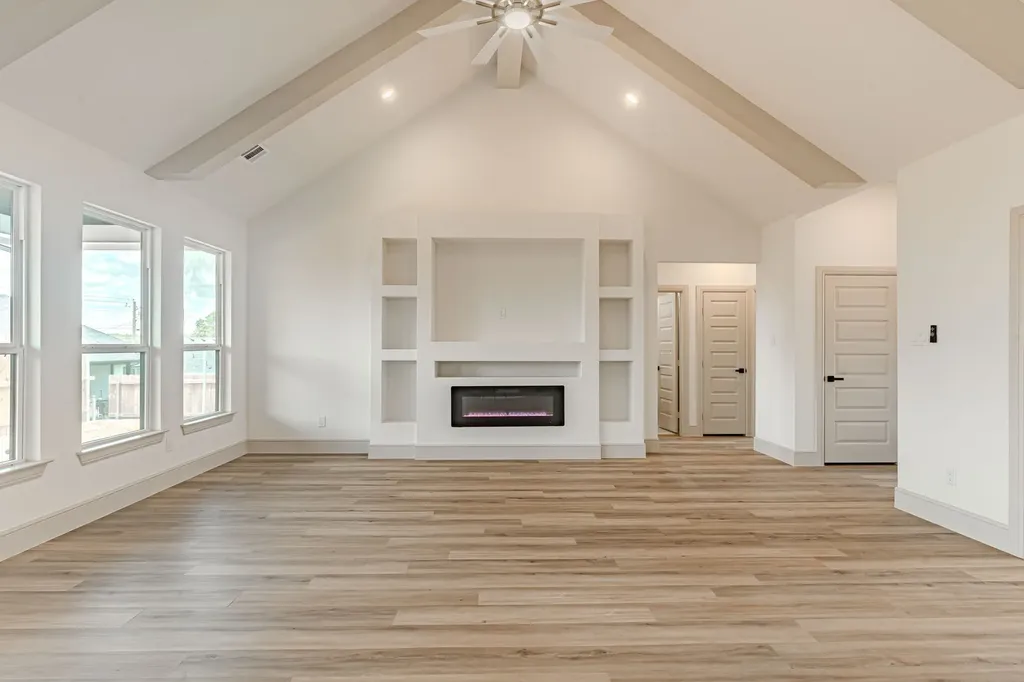 5712 Stonegate Circle Granbury TX 76048