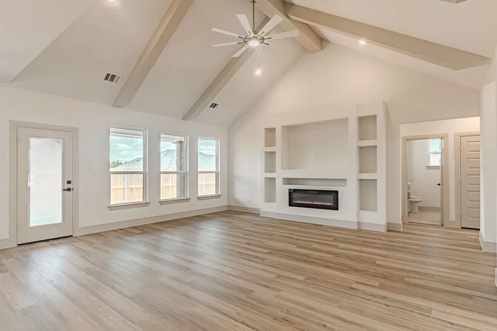 5712 Stonegate Circle Granbury TX 76048