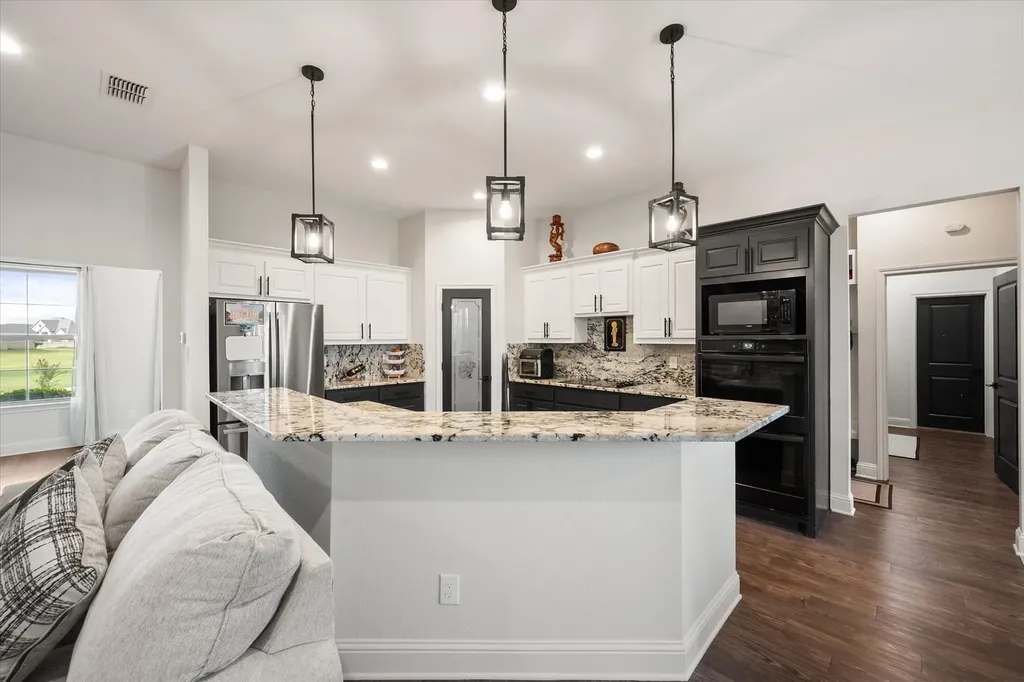 170 Grays Creek Circle Ennis TX 75119