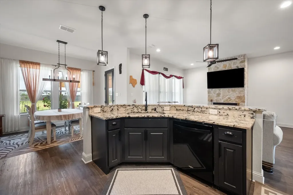 170 Grays Creek Circle Ennis TX 75119