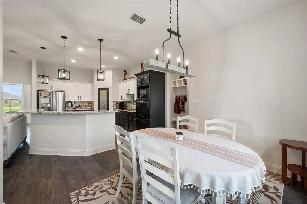170 Grays Creek Circle Ennis TX 75119