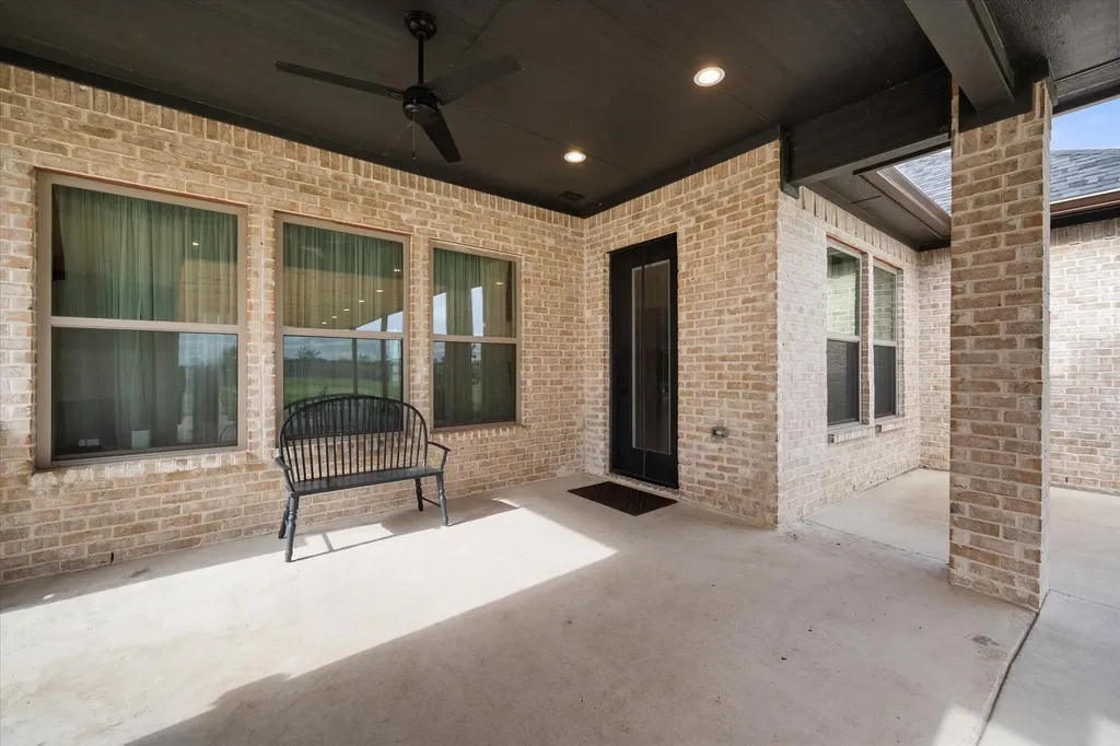 170 Grays Creek Circle Ennis TX 75119