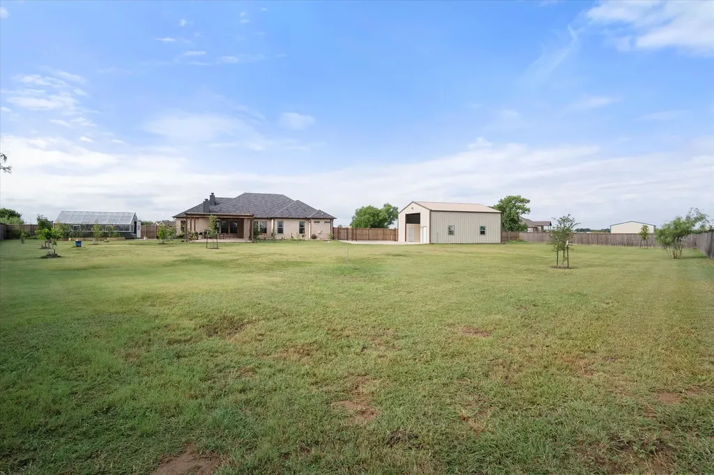 170 Grays Creek Circle Ennis TX 75119