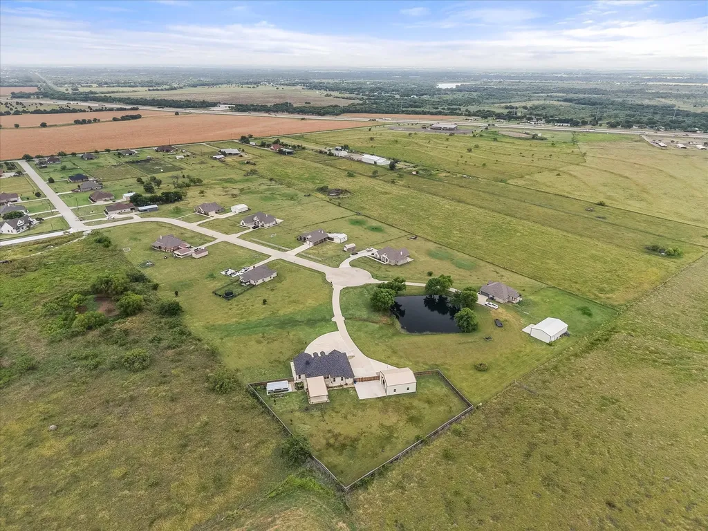 170 Grays Creek Circle Ennis TX 75119