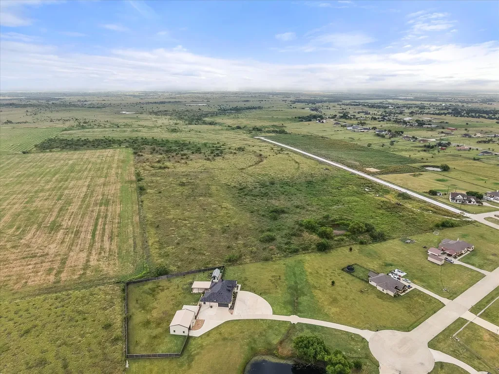 170 Grays Creek Circle Ennis TX 75119