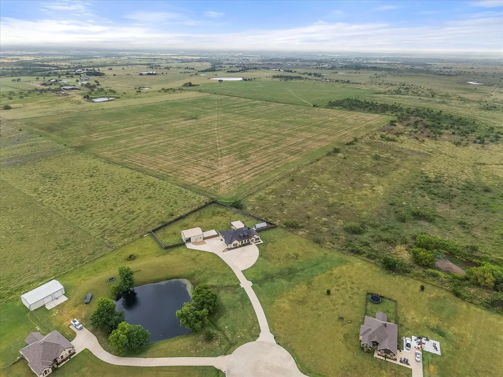 170 Grays Creek Circle Ennis TX 75119