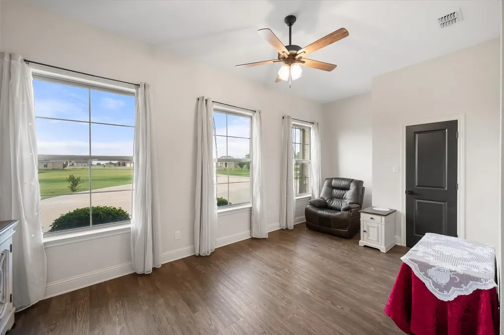 170 Grays Creek Circle Ennis TX 75119