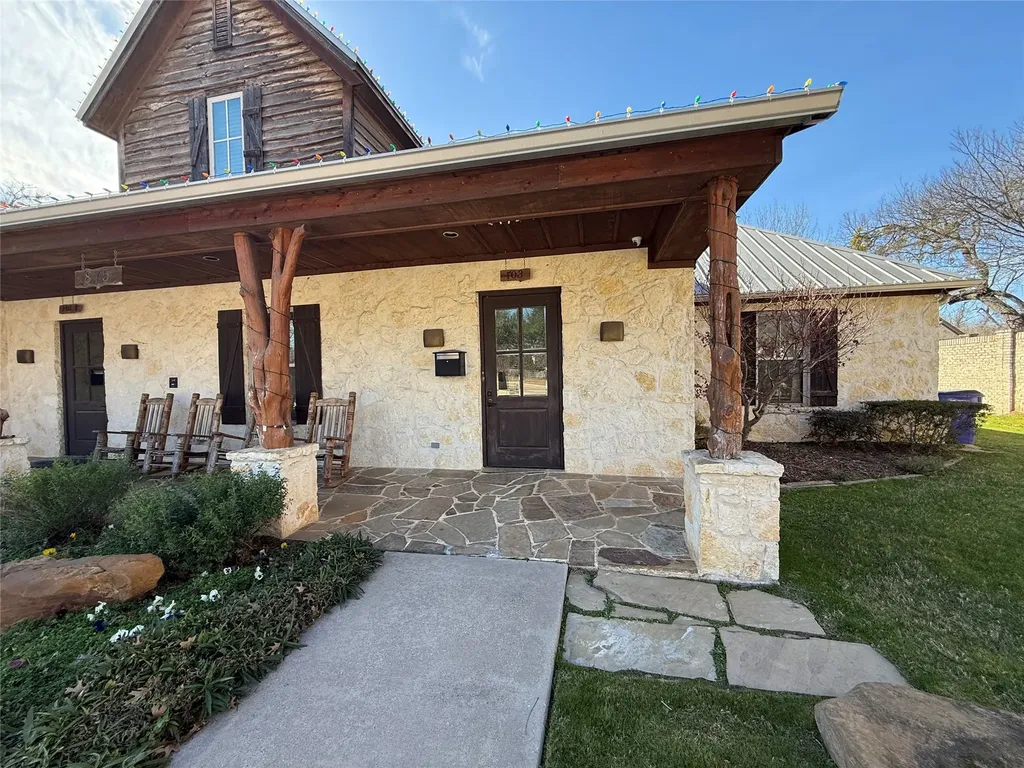 875 N Main Street Mansfield TX 76051