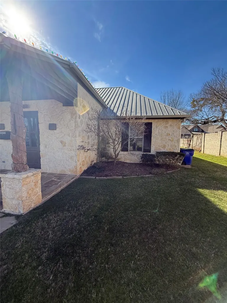 875 N Main Street Mansfield TX 76051