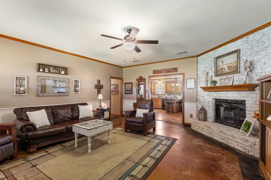 1004 County Road 4574 Sulphur Springs TX 75482