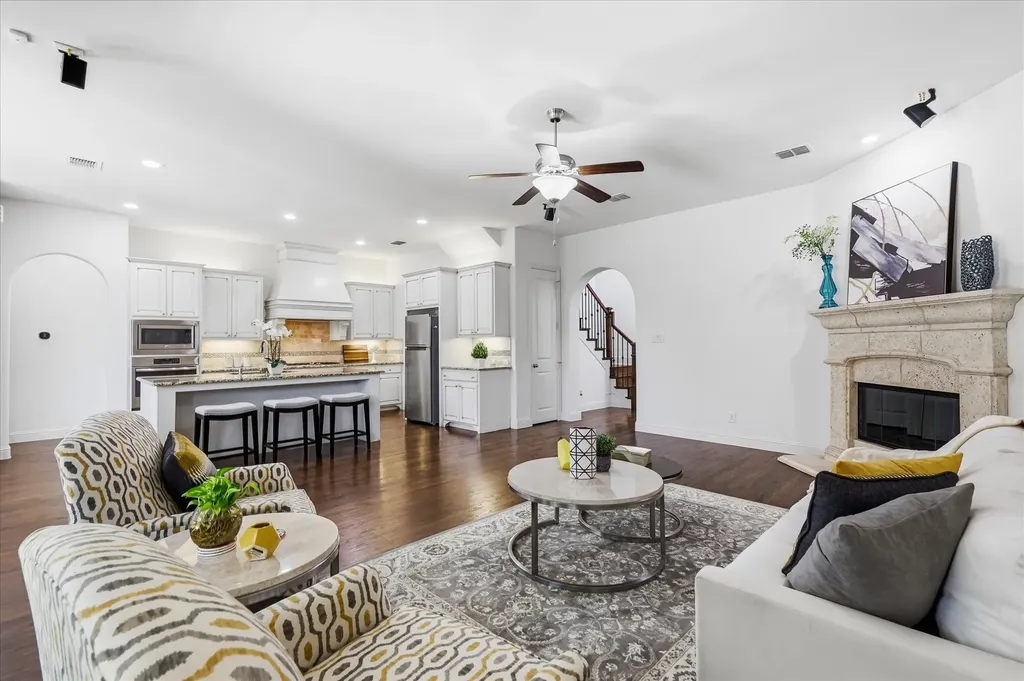 4604 Pony Avenue Carrollton TX 75010