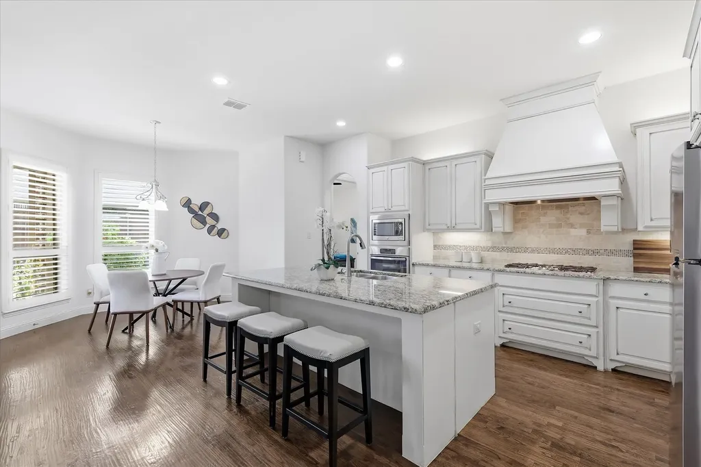 4604 Pony Avenue Carrollton TX 75010