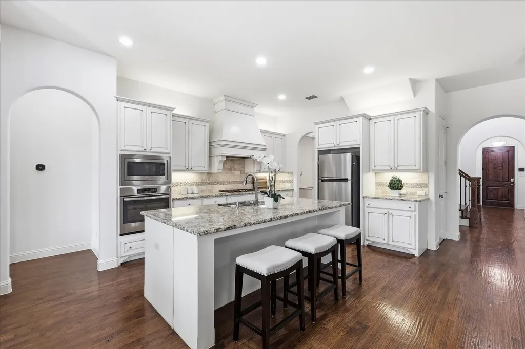4604 Pony Avenue Carrollton TX 75010