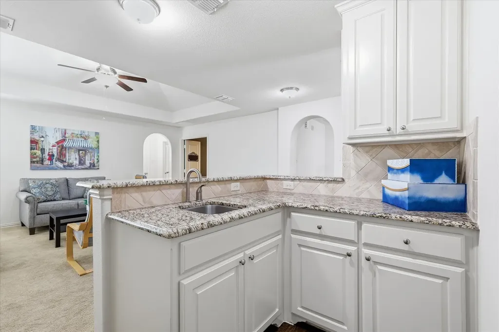 4604 Pony Avenue Carrollton TX 75010