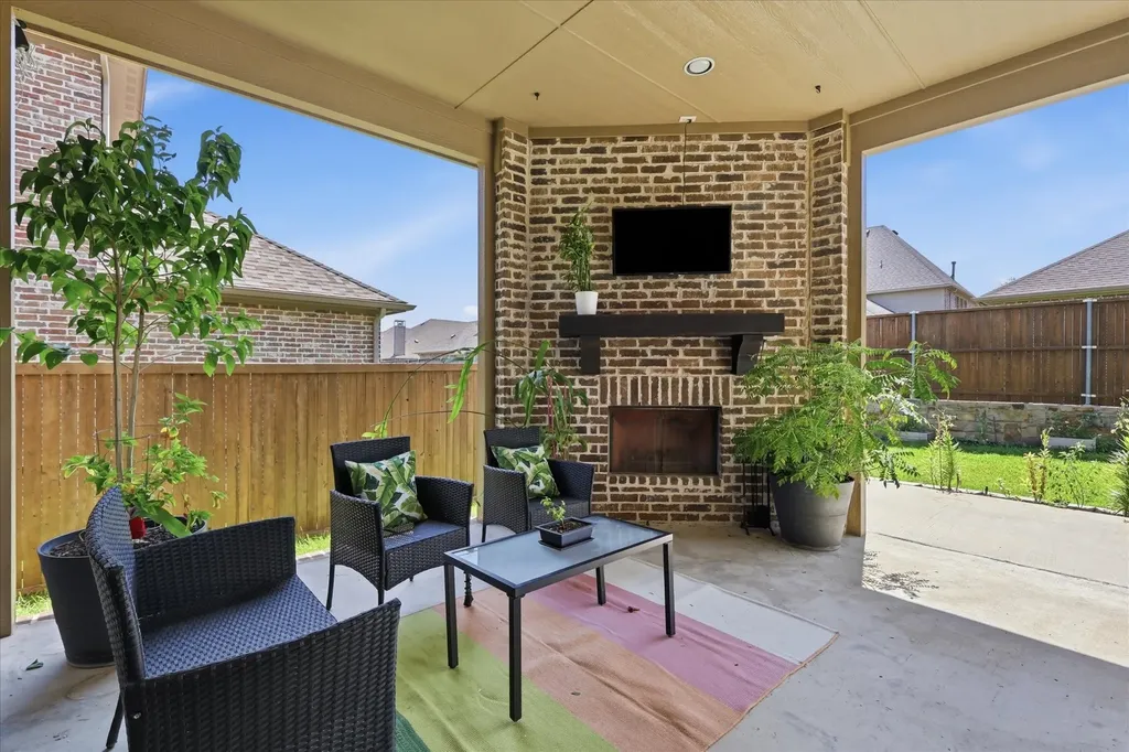 4604 Pony Avenue Carrollton TX 75010