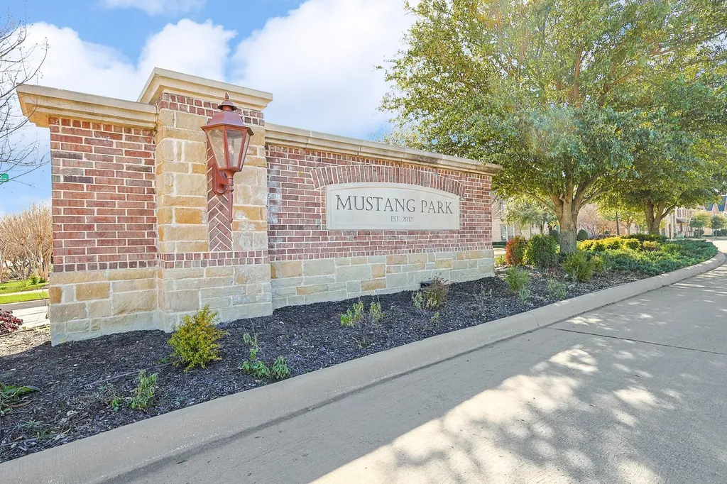4604 Pony Avenue Carrollton TX 75010