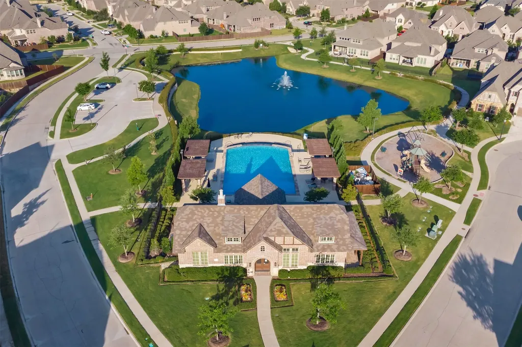 4604 Pony Avenue Carrollton TX 75010