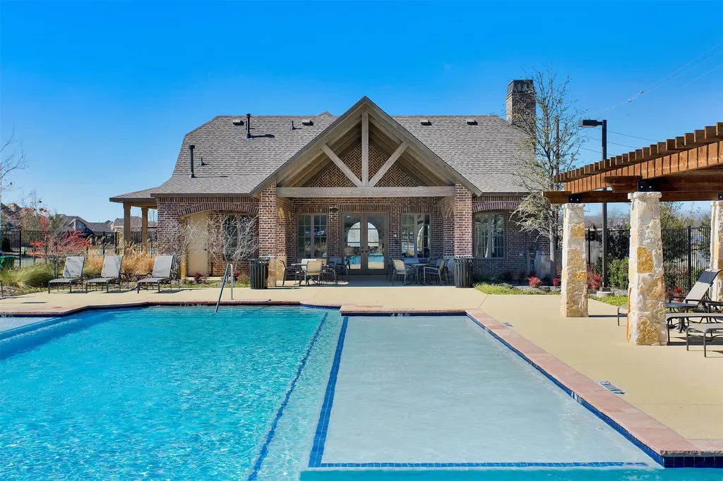 4604 Pony Avenue Carrollton TX 75010