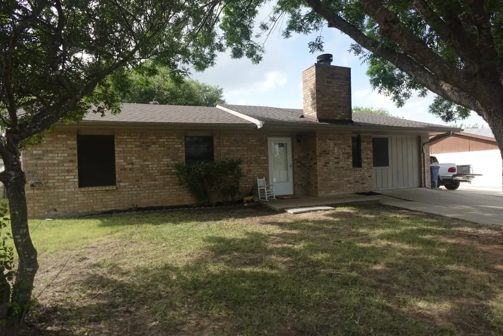 1414 W Torrey Street Granbury TX 76048