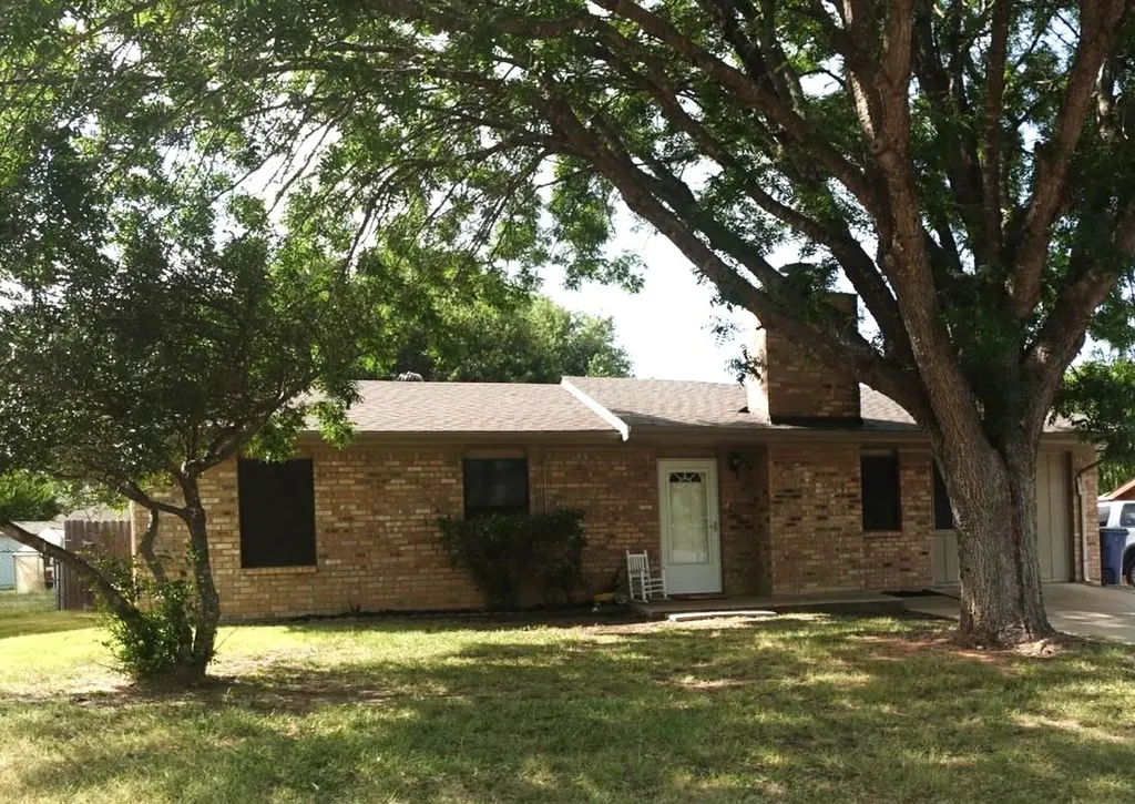 1414 W Torrey Street Granbury TX 76048