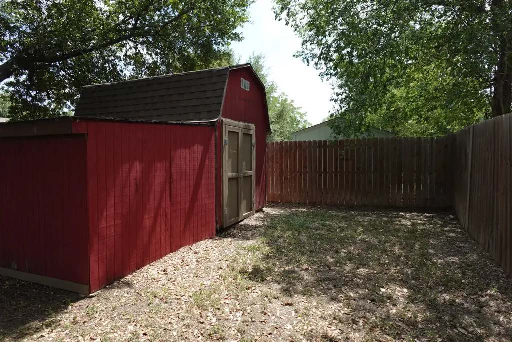 1414 W Torrey Street Granbury TX 76048