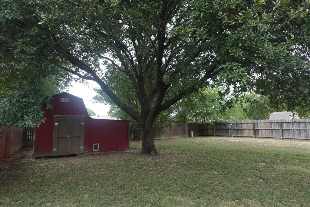 1414 W Torrey Street Granbury TX 76048