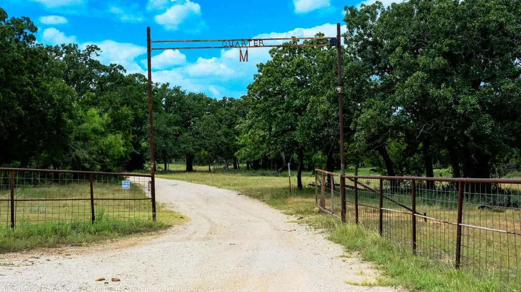 1922 Loving Road Jermyn TX 76459