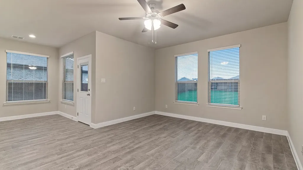 1449 Canterbury Trail Desoto TX 75115