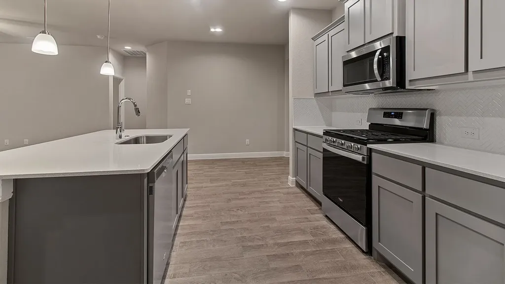1449 Canterbury Trail Desoto TX 75115