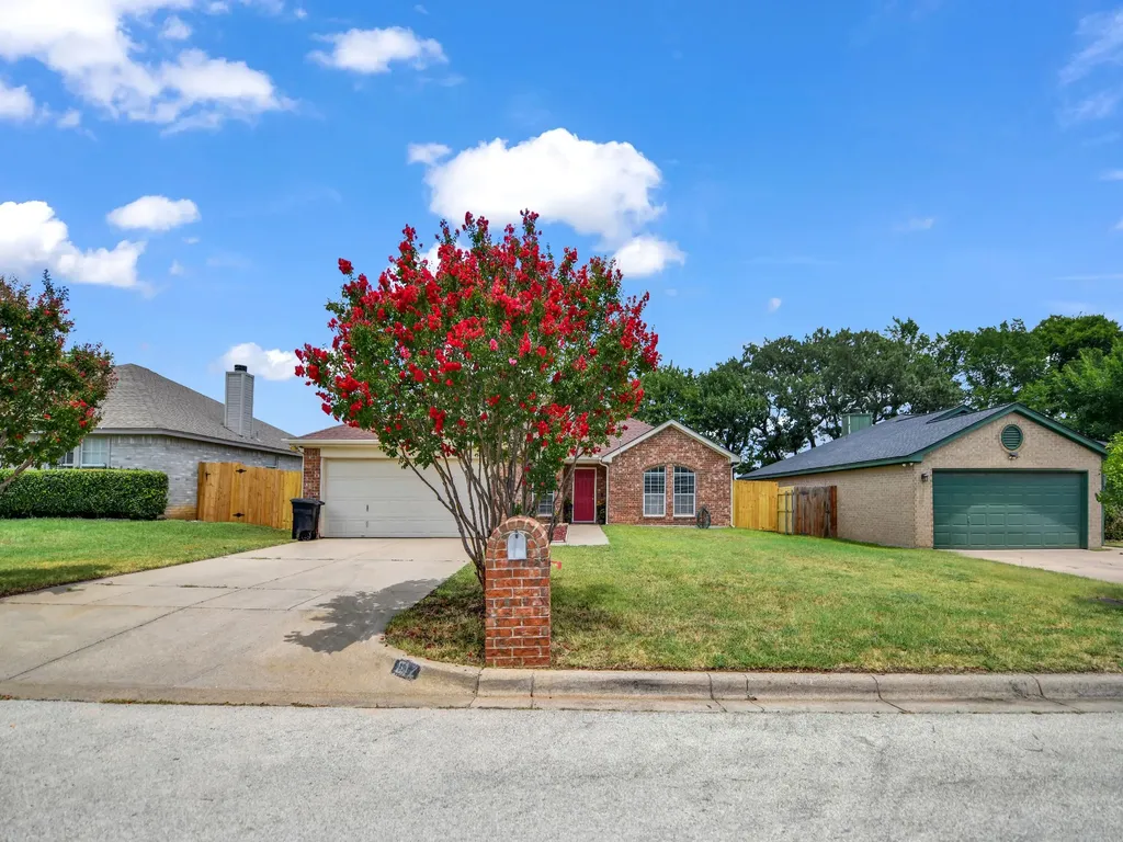 617 Oak View Court Azle TX 76020