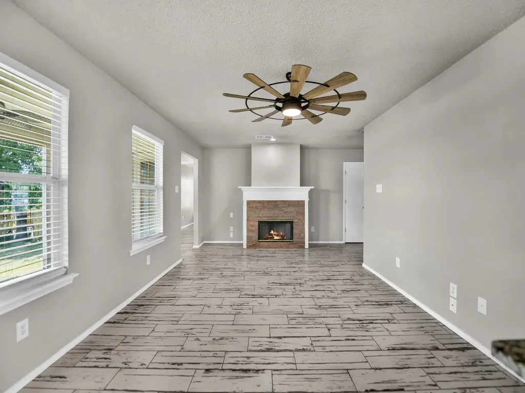 617 Oak View Court Azle TX 76020