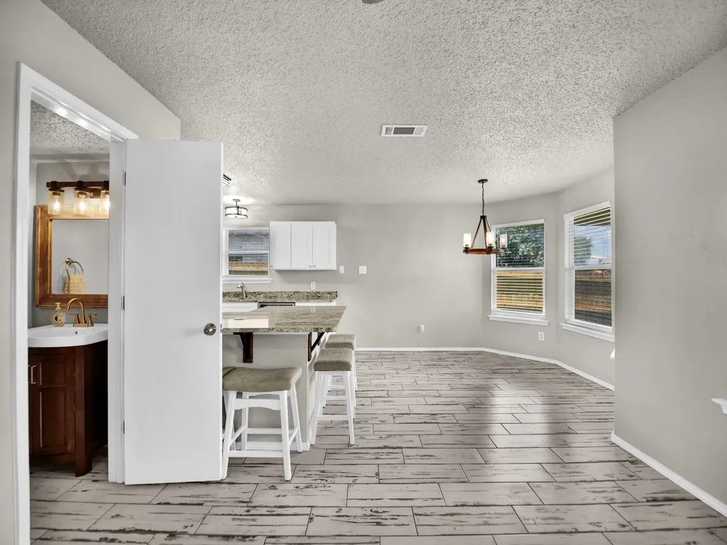 617 Oak View Court Azle TX 76020