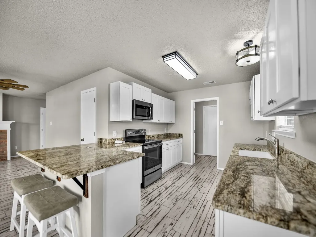 617 Oak View Court Azle TX 76020
