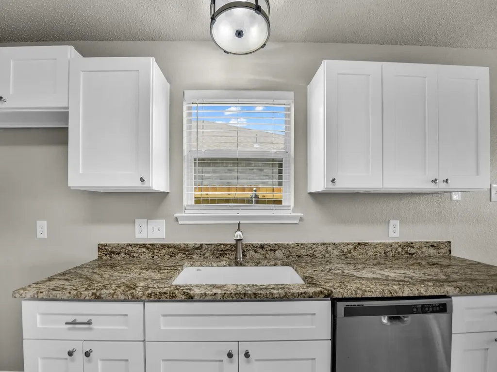 617 Oak View Court Azle TX 76020