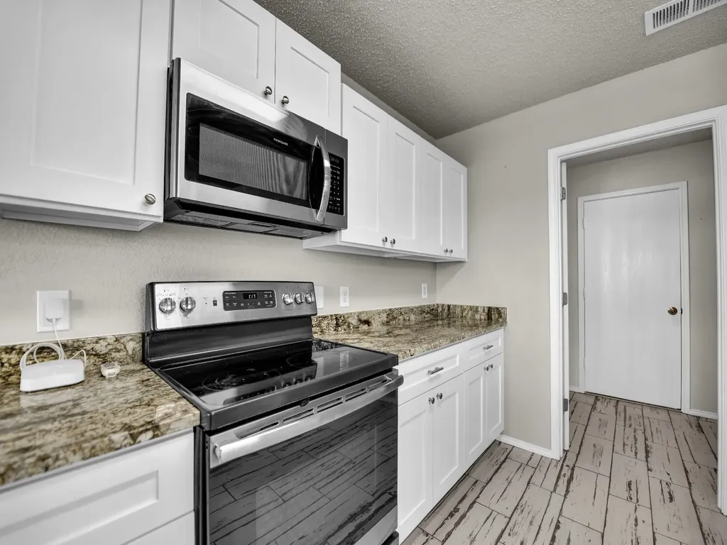 617 Oak View Court Azle TX 76020