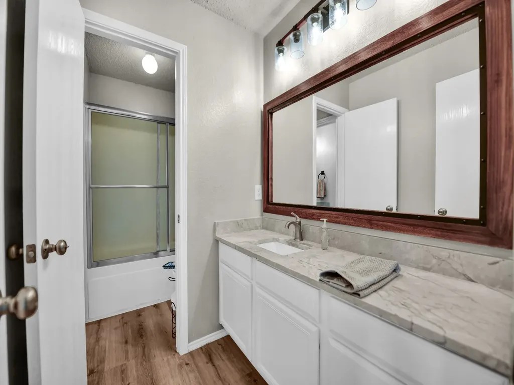 617 Oak View Court Azle TX 76020