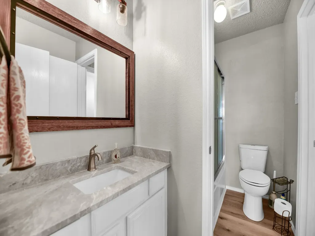 617 Oak View Court Azle TX 76020