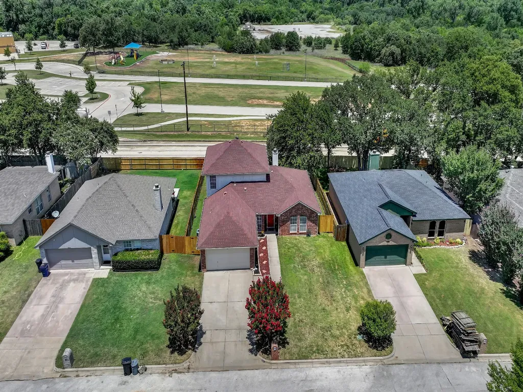 617 Oak View Court Azle TX 76020