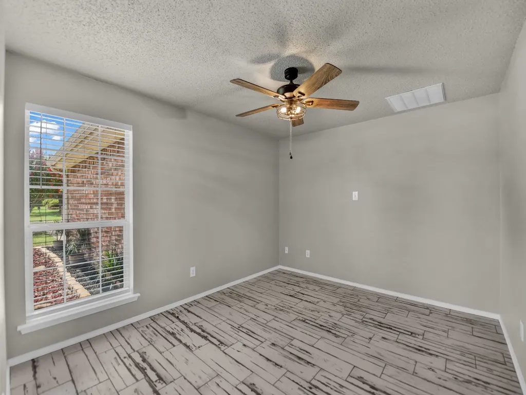 617 Oak View Court Azle TX 76020