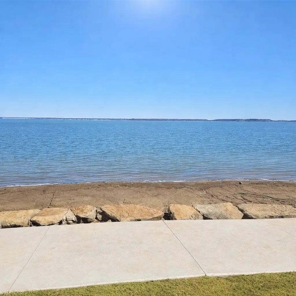 196 Johnston Lane Runaway Bay TX 76426