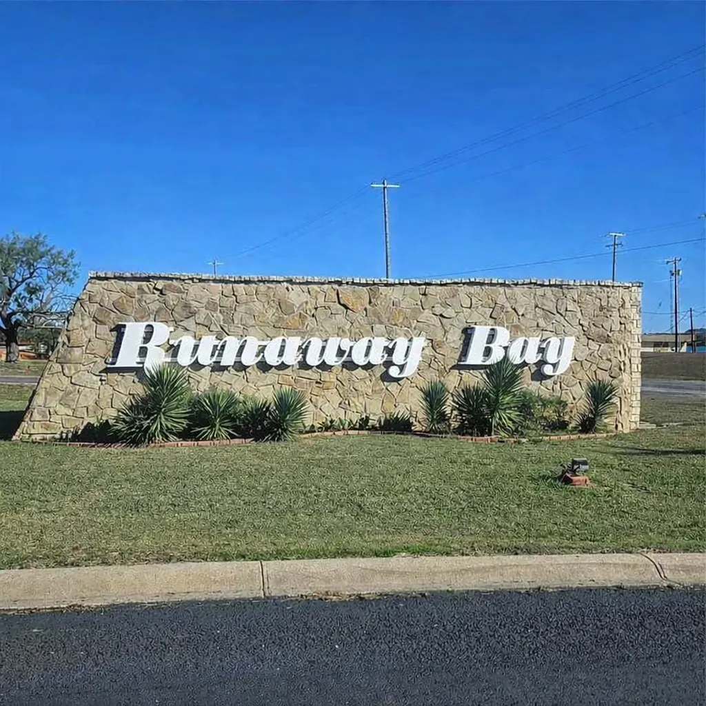 196 Johnston Lane Runaway Bay TX 76426