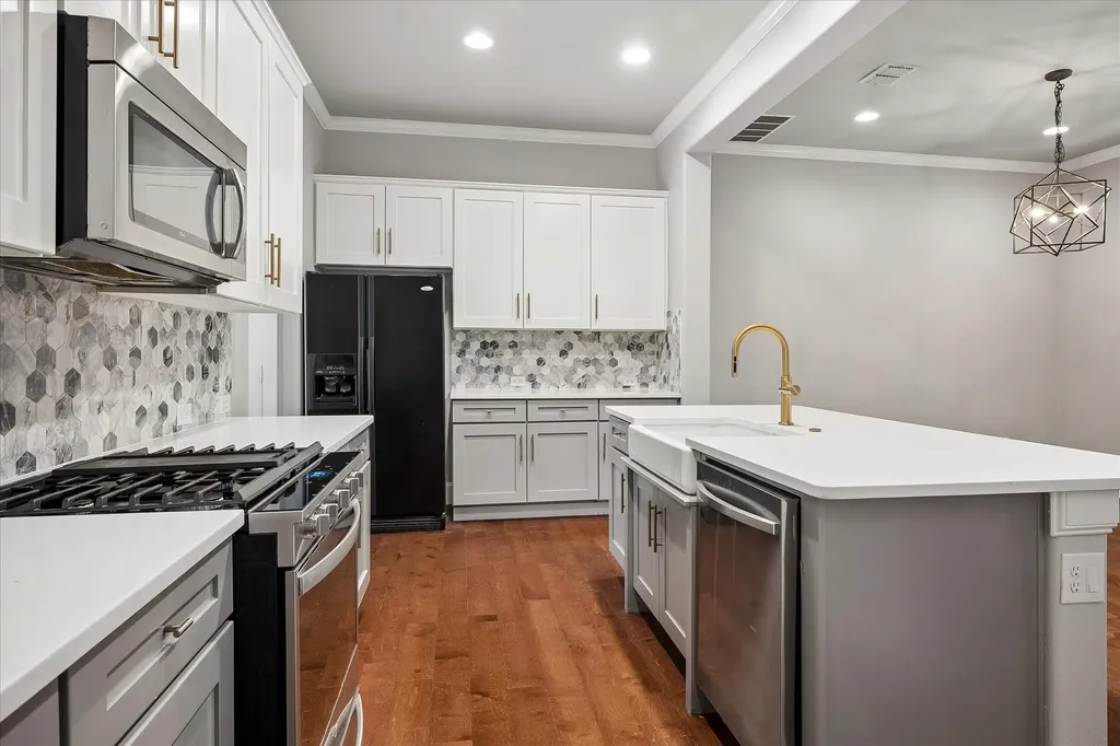 1600 Abrams Road Dallas TX 75214