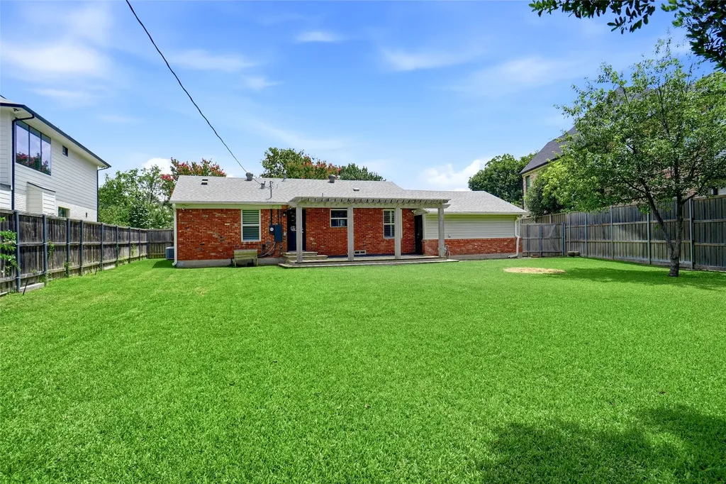 3975 Clover Lane Dallas TX 75220