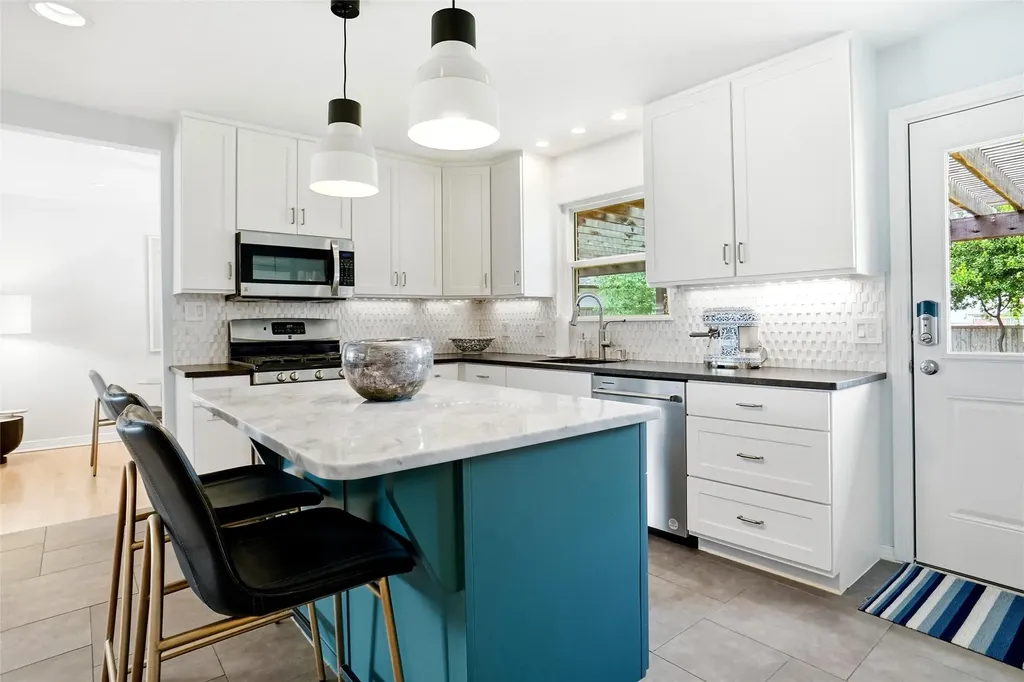 3975 Clover Lane Dallas TX 75220