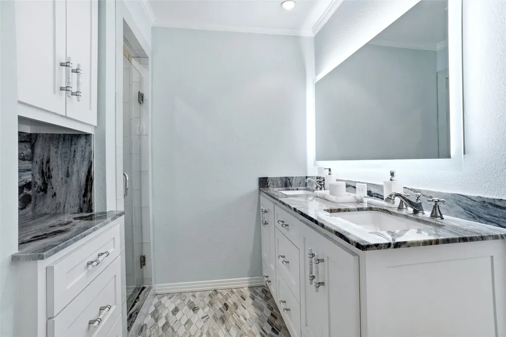 3975 Clover Lane Dallas TX 75220