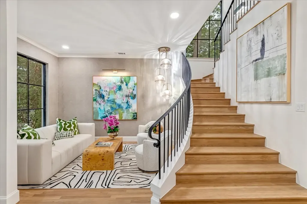 3739 N Versailles Avenue Dallas TX 75209